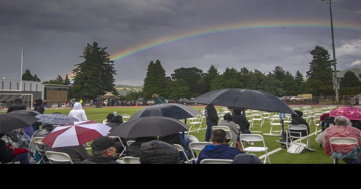 PHOTO GALLERY: Hood River Valley High School graduation | Free News ...