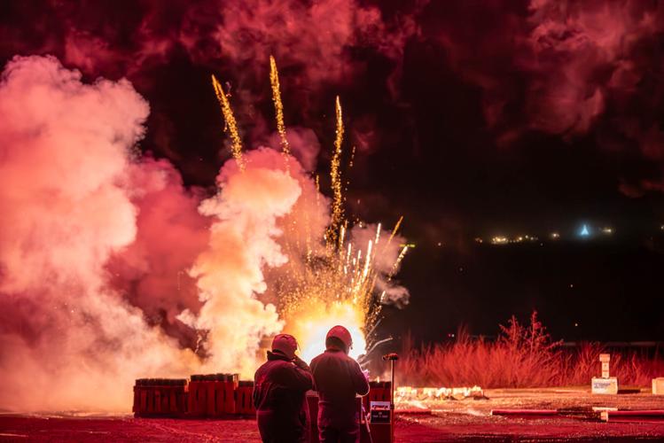 Hood River, The Dalles fireworks return with a bang; Fourth of July