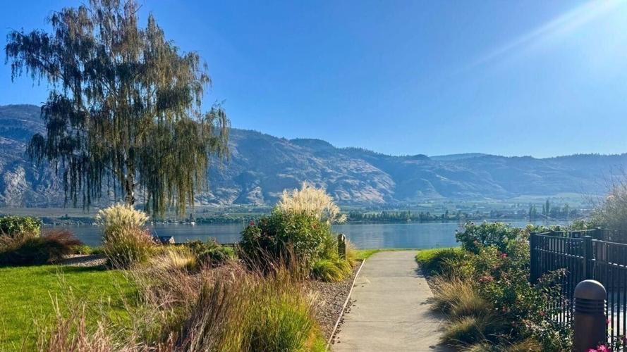 Path to Osoyoos Lake from Watermark Beach Resort