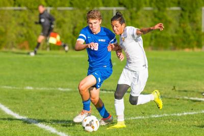 Consecutive losses open the boys soccer season