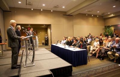 Richardson, Kitzhaber debate before publishers