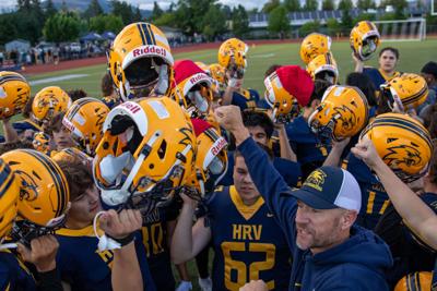 BlueGoldFB_2797.jpg