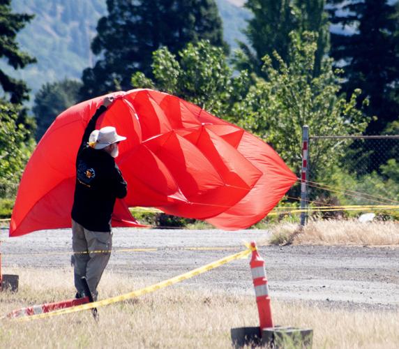 Lifting fallen kites