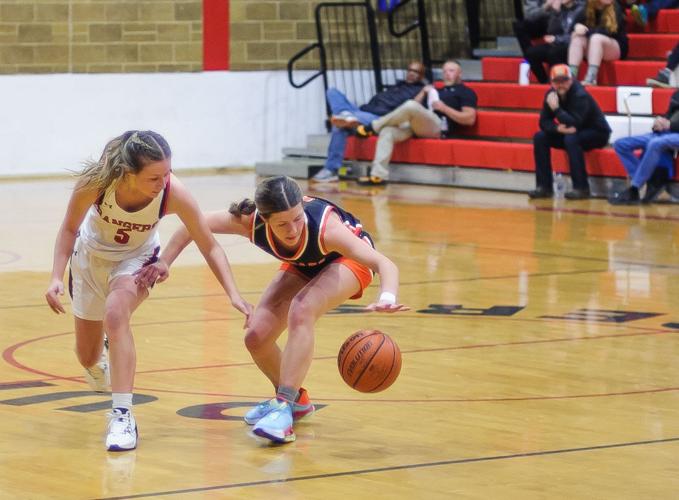 Dufur versus Wallowa, varsity basketball