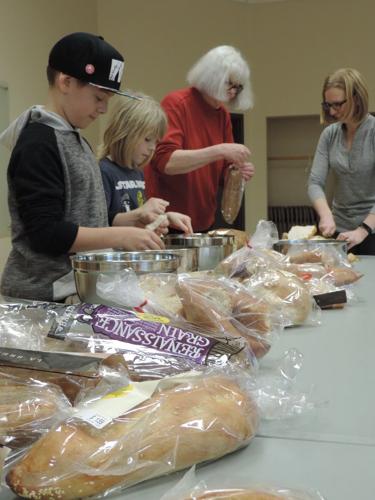 Thanksgiving meal for all: Tables set in Hood River, Cascade Locks