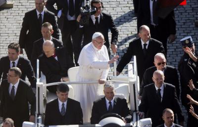 ‘Unpredictable’ Pope Francis worries security team