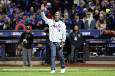 Former New York Mets star Darryl Strawberry was granted a pardon by US President Donald Trump for a 1995 guilty plea on a tax evasion charge