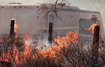 Wildfire threatens homes near Yosemite