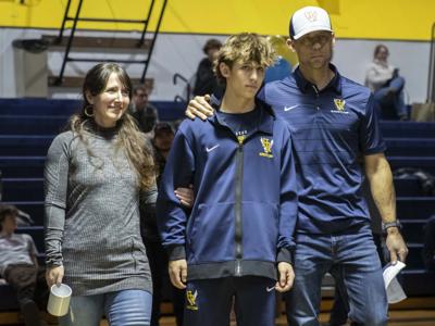 HRV wrestle Connor Farlow