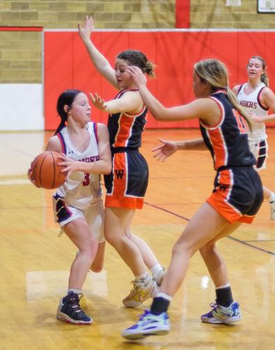 Dufur versus Wallawalla, varsity basketball