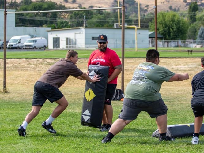 Gabe Scherrer OLine coach.jpg
