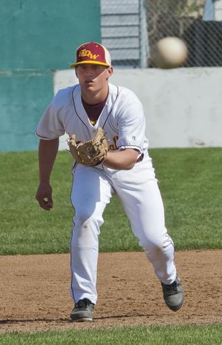 Tribe runs win streak up to seven: Walker, Bartells combine efforts for 5-1 win