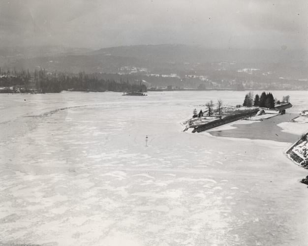 1 - b&w print, circa