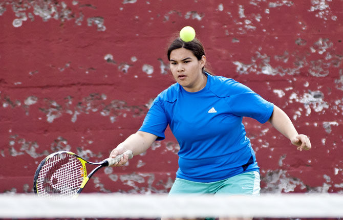 Pendleton moves past TDW girls tennis