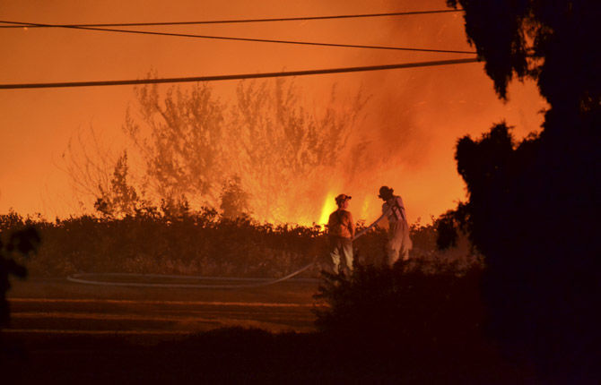 Fire threatens The Dalles homes
