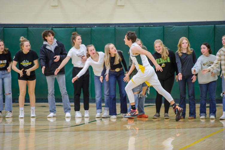 South Wasco County Huskies defeat Days Creek High Wolves