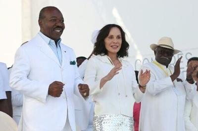 Gabon's former first lady Sylvia Bongo Ondimba (with her husband Ali Bongo, L) was accused of manipulating her husband to embezzle taxpayers' money