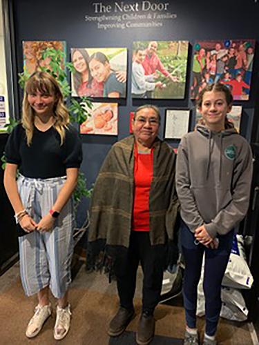 Eleanor, Stella and Doña Toña