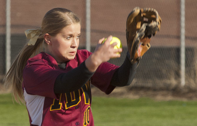TDW game slips away at the end: No. 3-ranked Redmond scores four in the sixth for 5-4 comeback