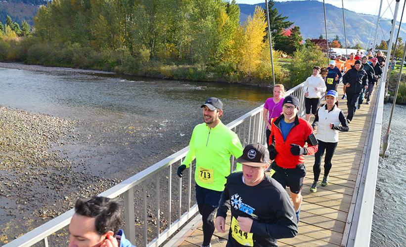 Fantastic fall scenery greets record turnout for Columbia Gorge Marathon