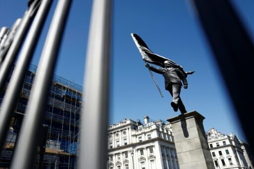 The monument and statue first appeared on Wednesday just off the central street of Pall Mall