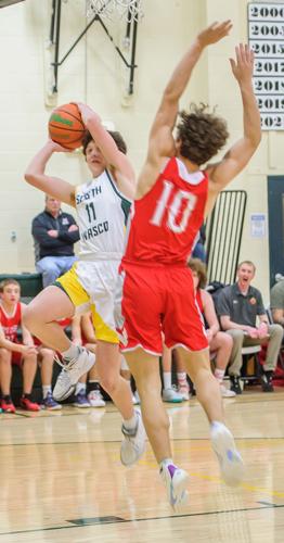 South Wasco County Huskies defeat Days Creek High Wolves