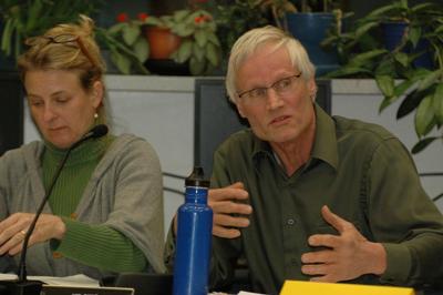 School district opts to stay with $1.4M cutbacks