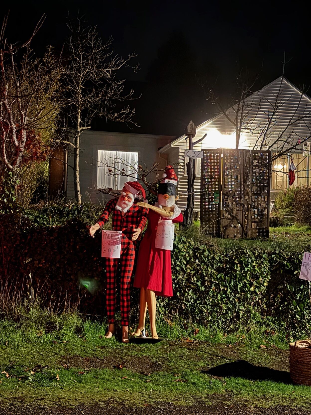 White Salmon Santa and I am confused on this.jpg