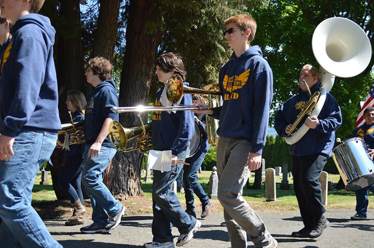 Wreathed in Honor: Remembering those who served