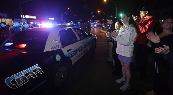 Police: "CAPTURED!!!" Boston bomb suspect captured, brother killed