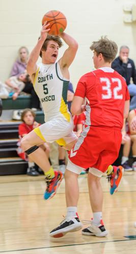 South Wasco County Huskies defeat Days Creek High Wolves