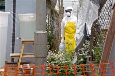 Sierra Leone makes hiding Ebola patients illegal