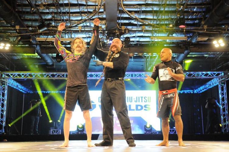 Former HRVHS wrestler wins match in first ever Combat Jiu Jitsu Worlds event