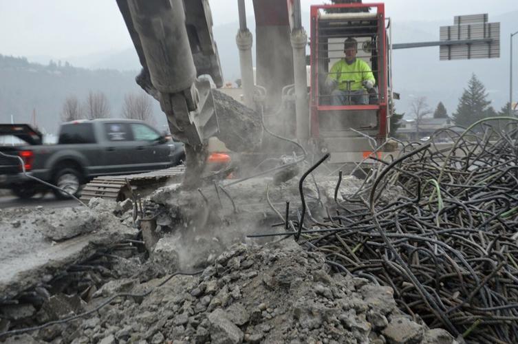 03-03 hr interstate bridge demo, breaking