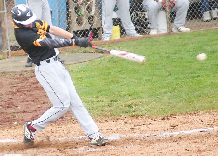 Baseball, softball pick up huge wins over Heritage