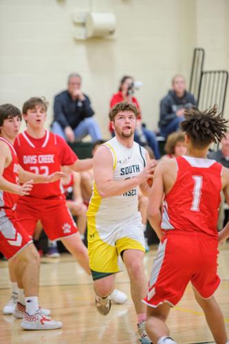 South Wasco County Huskies defeat Days Creek High Wolves