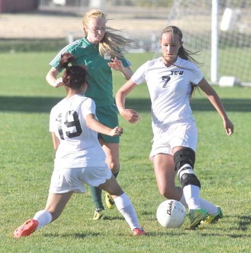 Riverhawks break down Pendleton