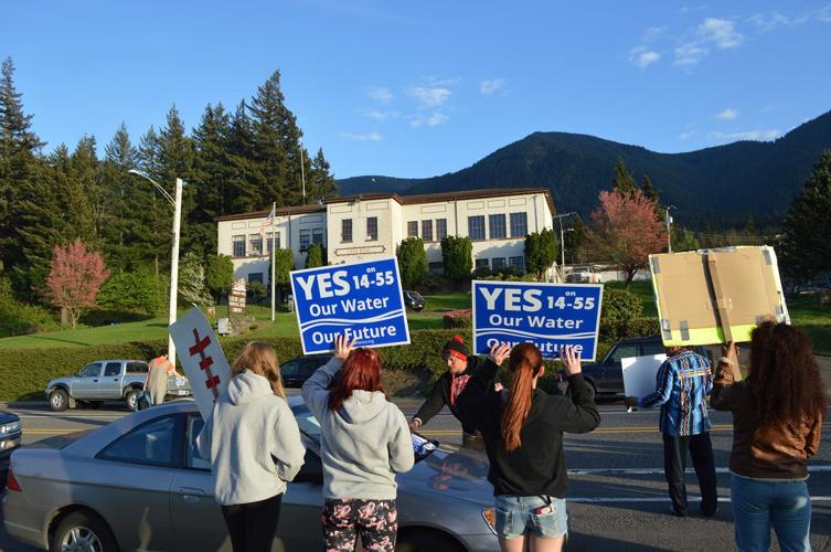 Cascade Locks Council votes against 14-55