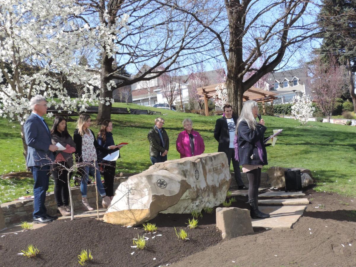 Hood River Blossom Festival 2022