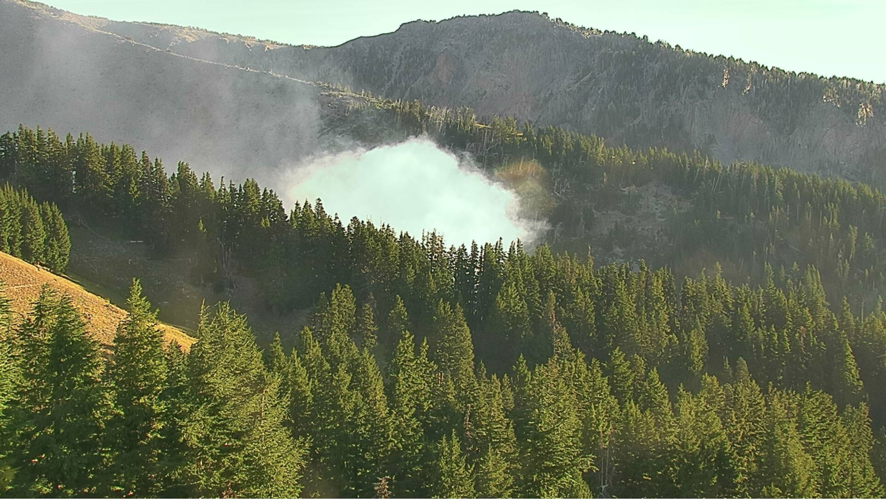 Mt Hood Meadows smoke plume 2020-09-07 at 7.36.21 AM.png