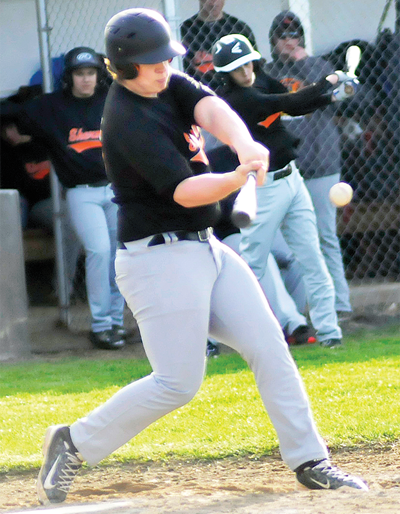 No. 8 Huskies gut out home win