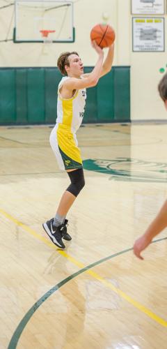 South Wasco County Huskies defeat Days Creek High Wolves