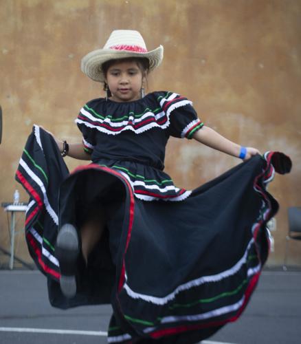 TDMS_festival_chenowith_dancers_9.jpg