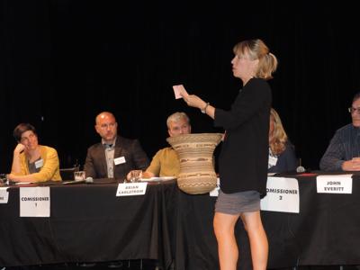 Hood River Port, Parks candidates meet public