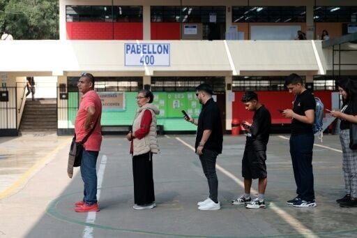 Long delays were reported at many polling stations, prompting an extension of the vote