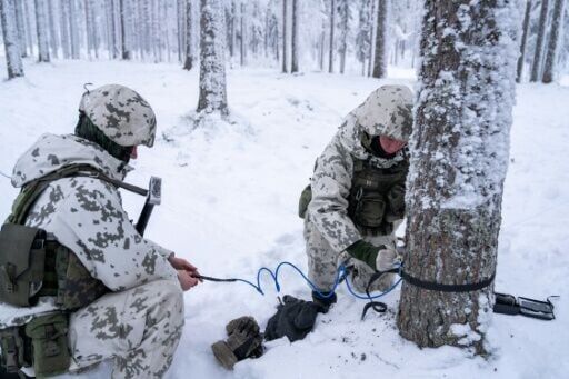 Finnish soldiers are exploring the most effective way to use mines