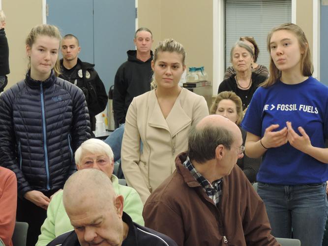 At town hall, Walden faces tough climate