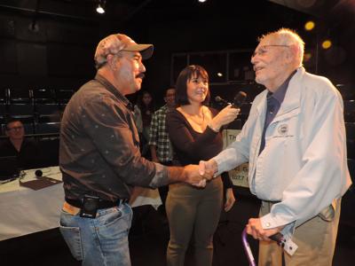 A2 radio tierra jim wade, cele valle.JPG