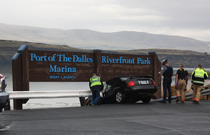 Car crashes near Riverfront park, Marina