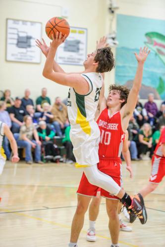 South Wasco County Huskies defeat Days Creek High Wolves